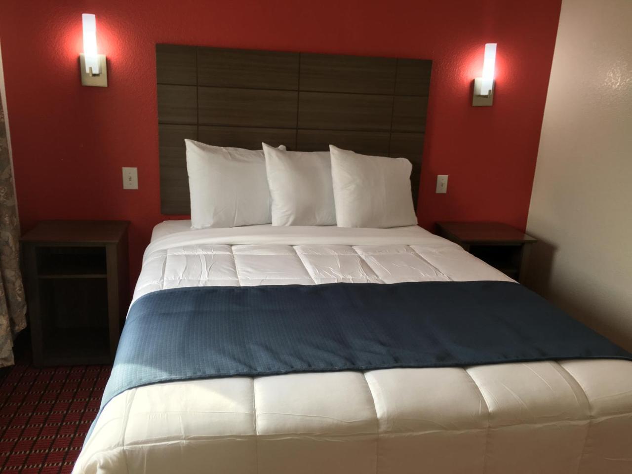 Lone Star Hotel