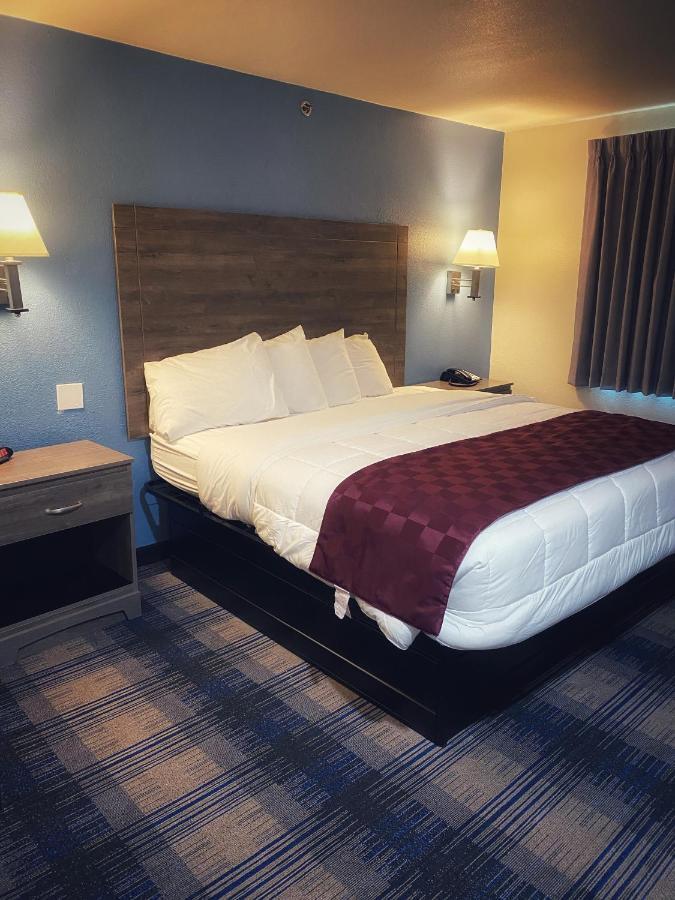 Lone Star Hotel